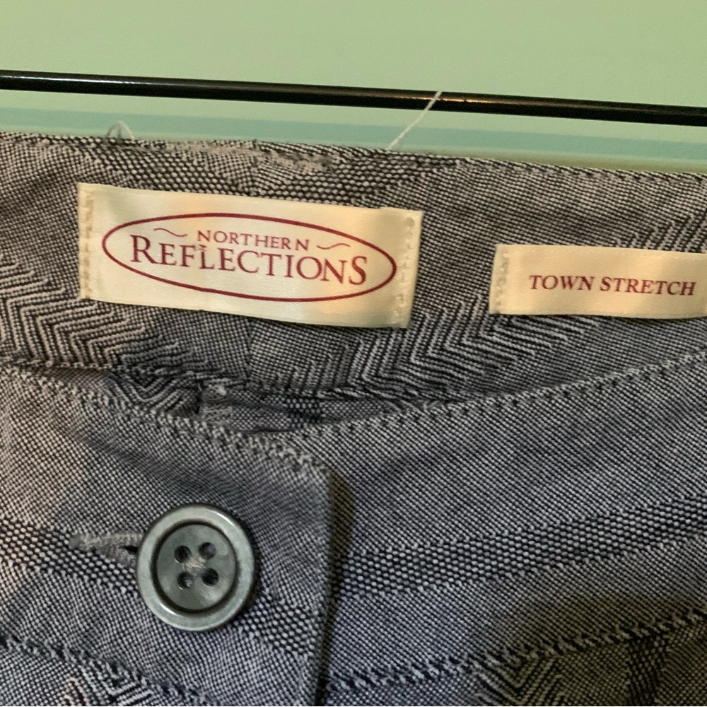 Capris - Picture 2 of 3